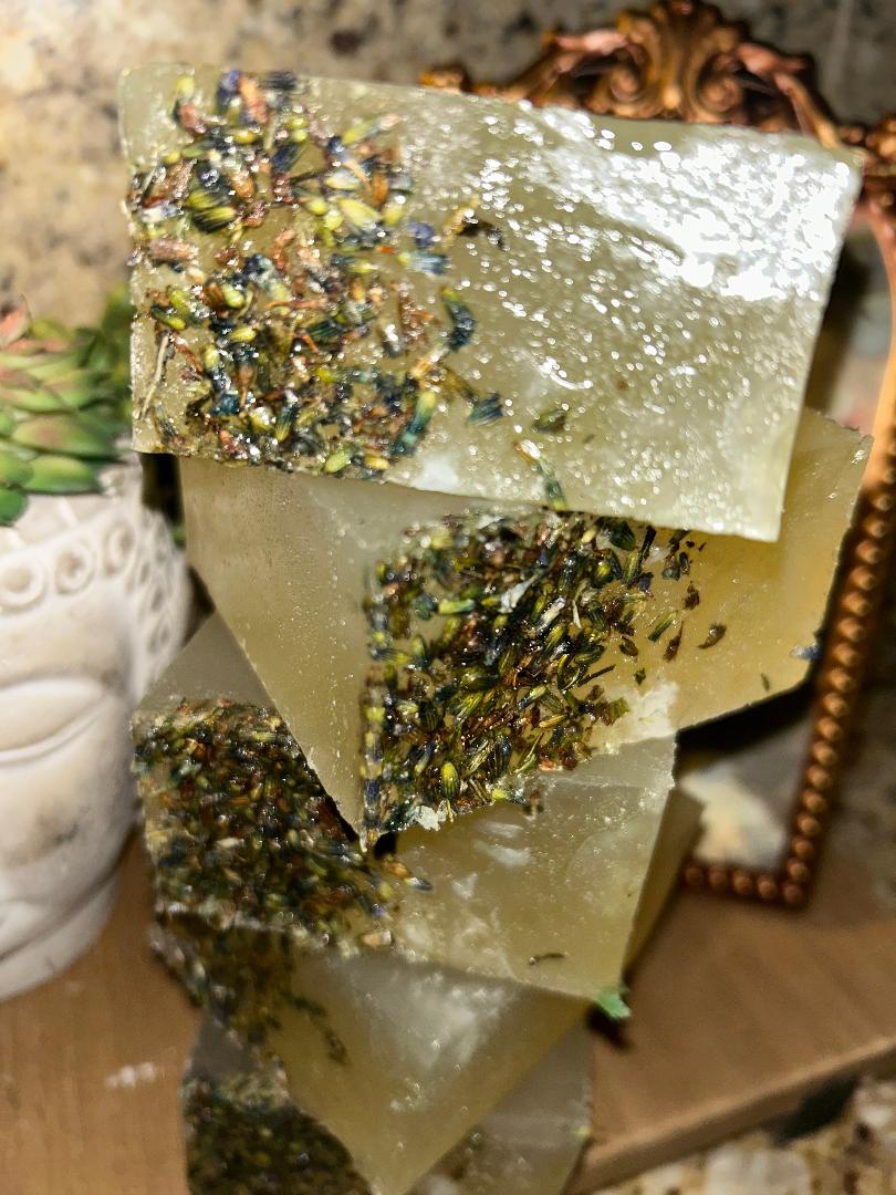 🌿 Sea Moss • Lavender • Shea Butter • Tea Tree Soap