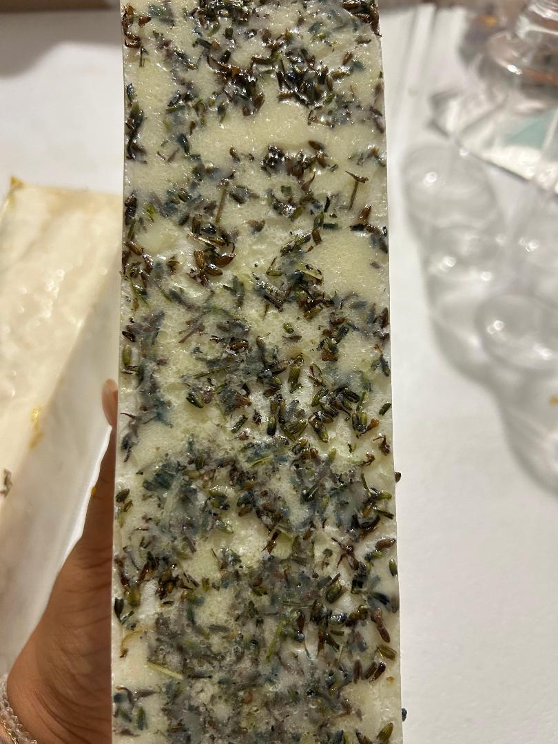 🌿 Sea Moss • Lavender • Shea Butter • Tea Tree Soap